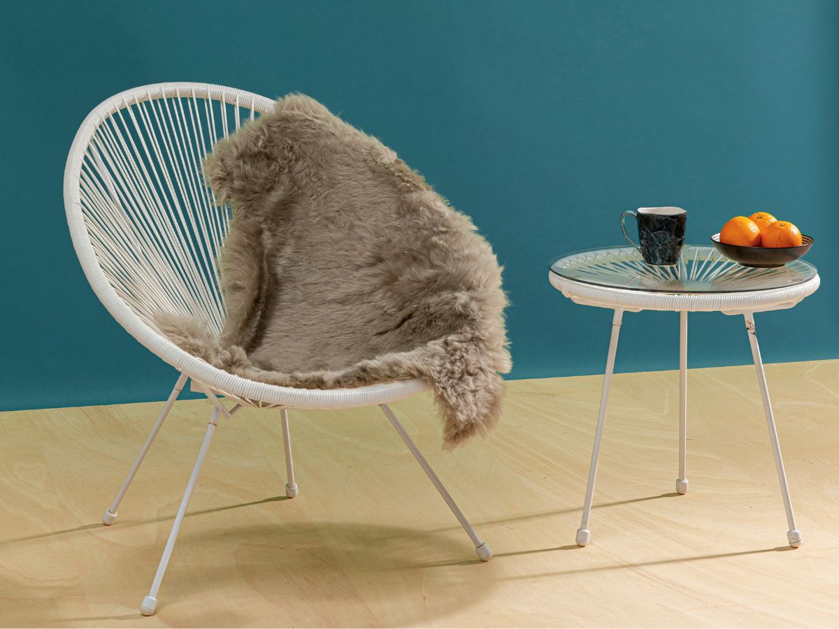 Fur Throws & Fur Rugs.