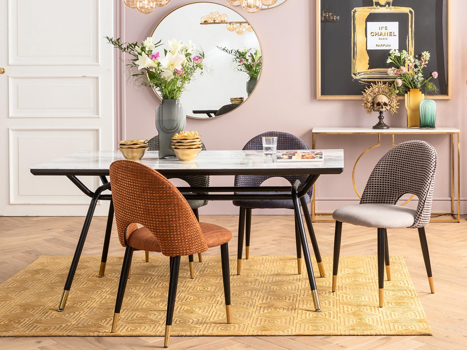 Трапезни столове.