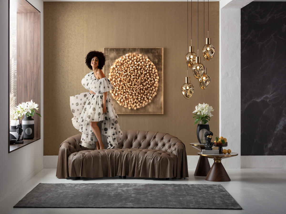 Culoarea anului 2025 Mocha Mousse.