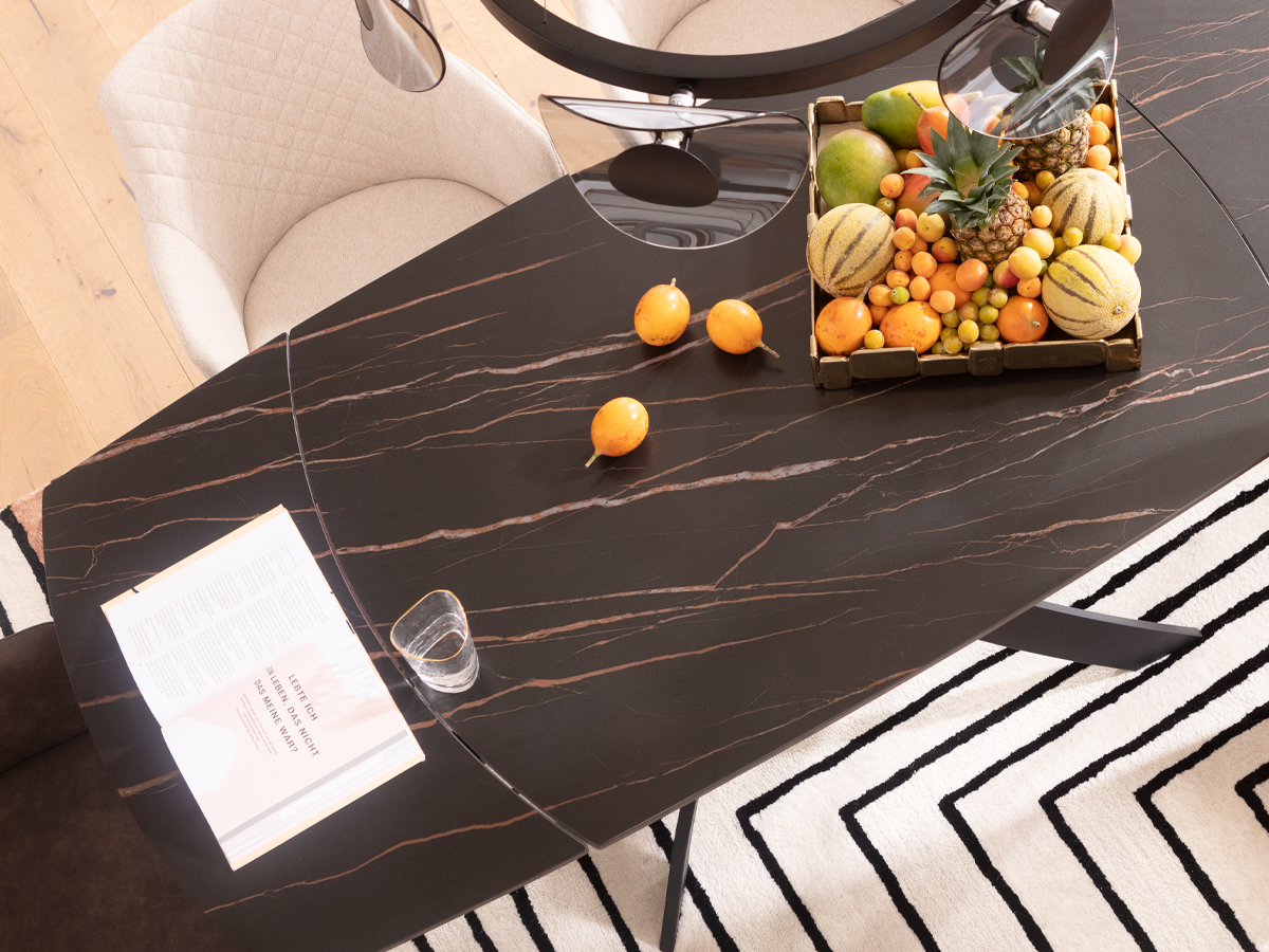 Маси с допълнителни функции.