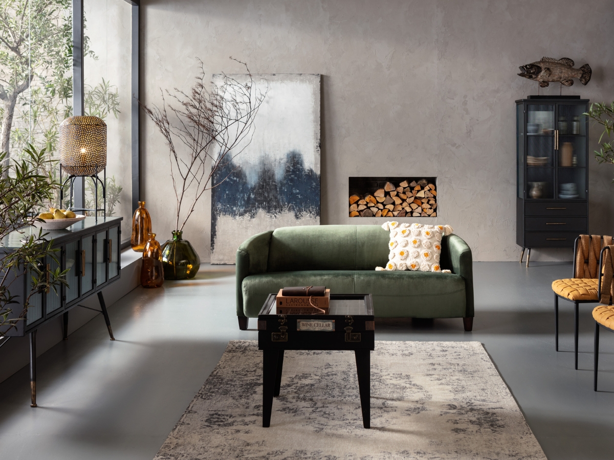 Išskirtinio dizaino komodos.