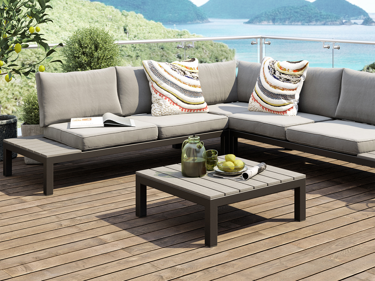 <font style="font-weight:900">Kert és terasz</font>.