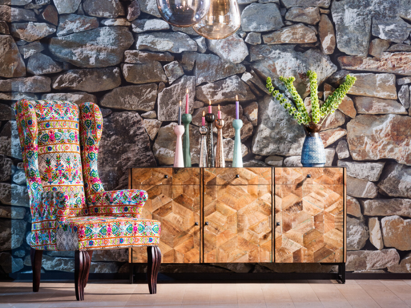 Trendshow: CASSETTIERA IN LEGNO DI MANGO LACCATO.