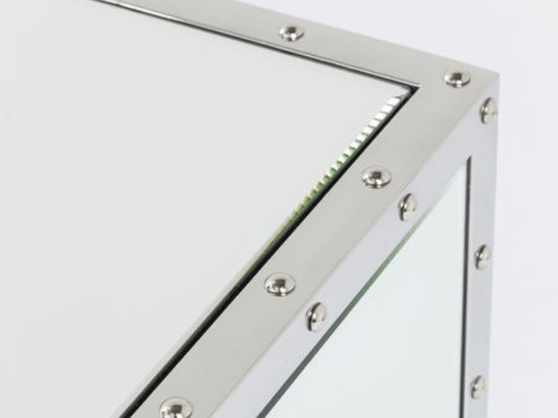 Trendshow: SUPERFICI A SPECCHIOI.