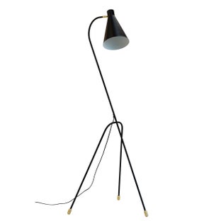 Czarna metalowa lampa podłogowa na 3 nogach Miles nowoczesny design kreatywne kształty – grafika-1.