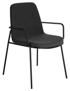 Krzesło z metalowymi podłokietnikami tapicerowane czarne nogi czarne – obraz-1