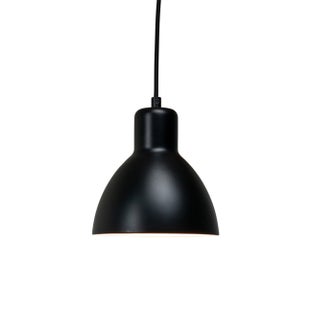 Lampa wisząca Skagen czarna w stylu nordyckim z innowacyjnym wzornictwem – grafika-1.