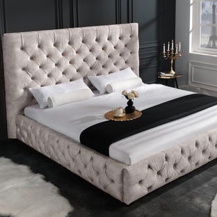 Łóżko z zagłówkiem pikowany w kolorze szarym z nogami z drewna kauczukowego – grafika-1.