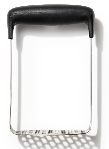 Praska do ziemniaków stal nierdzewna z czarnym uchwytem – grafika-1.