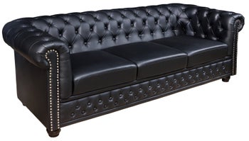 Czarna pikowana sofa 3-osobowa z drewnianymi nogami w stylu nowoczesnym – grafika-1.