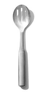 Stalowa płaska łyżka cedzakowa do serwowania w srebrnym odcieniu 33x5 cm – grafika-1.