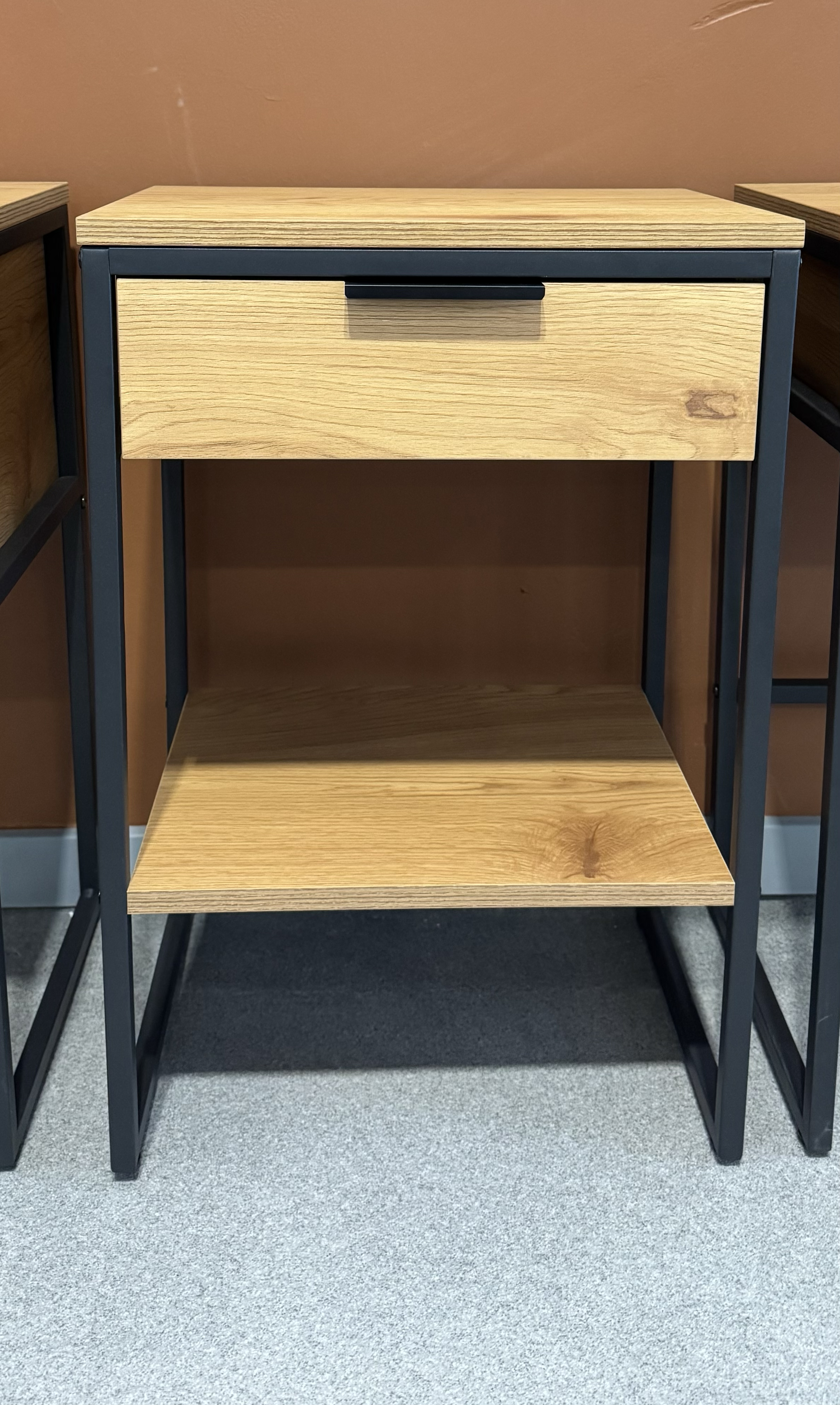 Szafka nocna z półką Cesura – grafika-1.