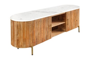 Szafka RTV TRES CHIC 140 cm drewno mango naturalne, blat biały marmur, złote uchwyty – grafika-1.