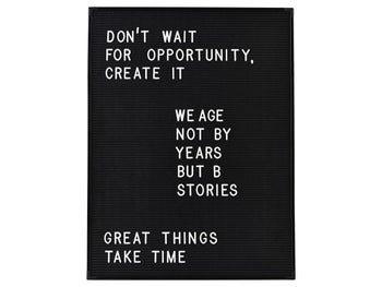 Tablica z literami czarna – obraz-1