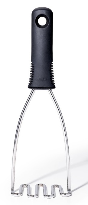 Tłuczek stalowy do ziemniaków z czarnym wygodnym uchwytem – grafika-1.