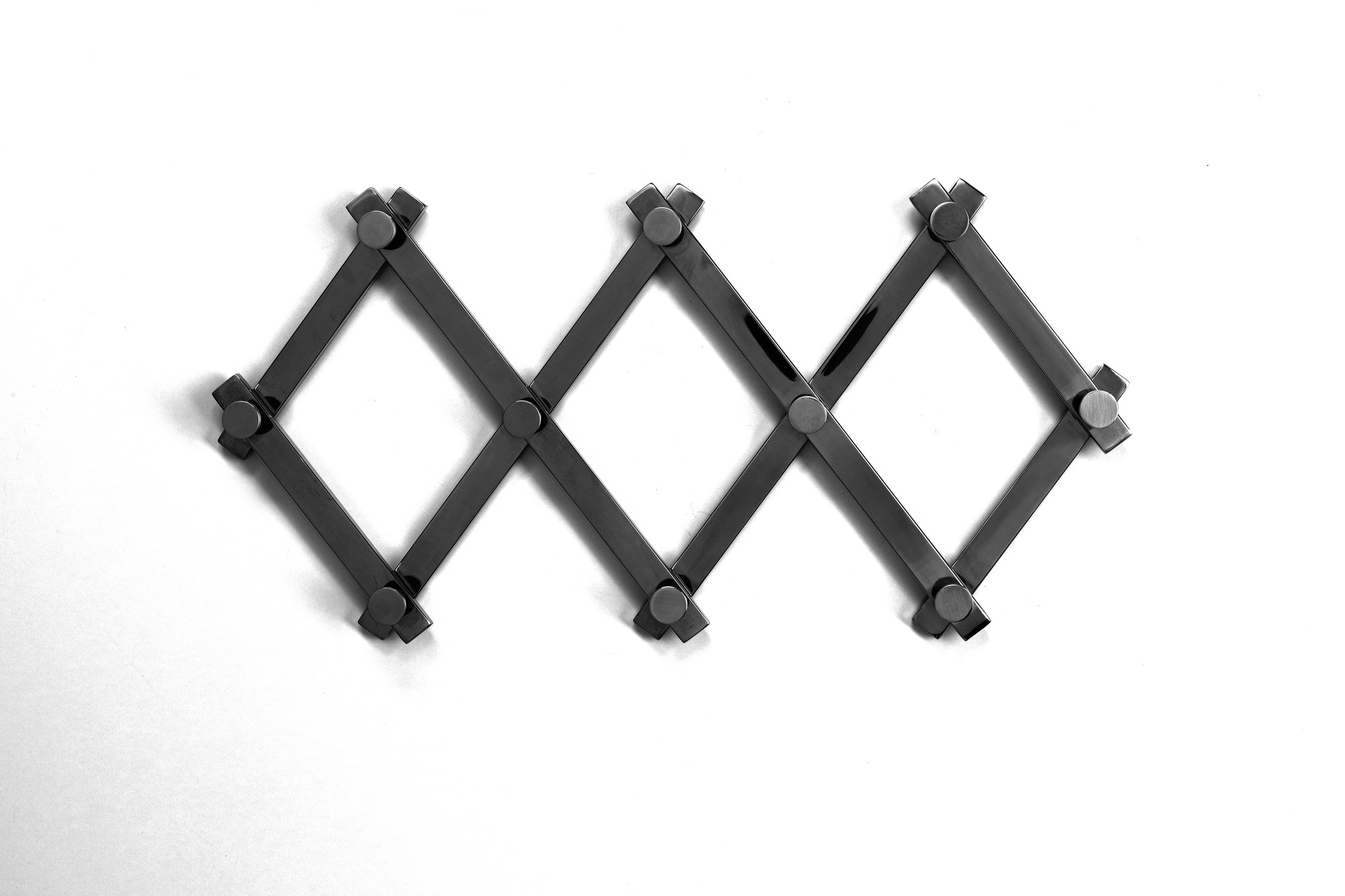 producto: Perchero pared Crossing mate negro 9(+71)cm.