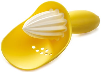 Wyciskacz do cytrusów żółty – obraz-1