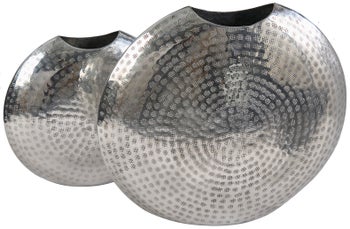 Zestaw dwóch eleganckich wazonów metalowo-aluminiowych srebrnych w stylu nowoczesnym – grafika-1.